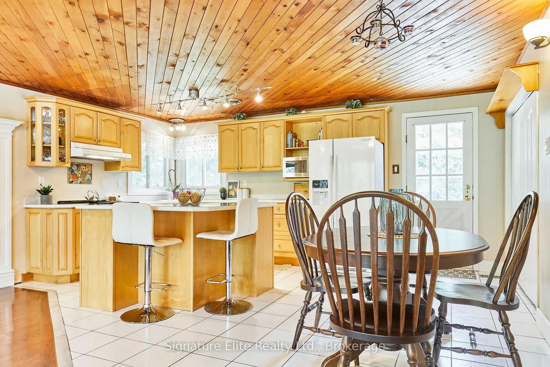 Photo 9 of 121 Meadow Crescent, Whitby, Blue Grass Meadows — HOMEH