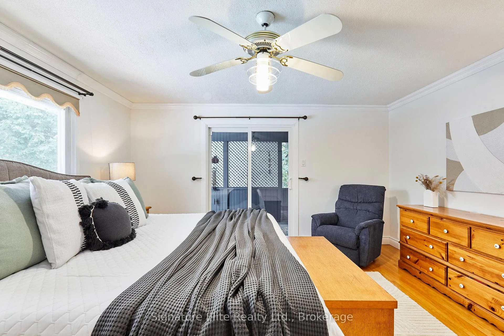 Photo 12 of 121 Meadow Crescent, Whitby, Blue Grass Meadows — HOMEH