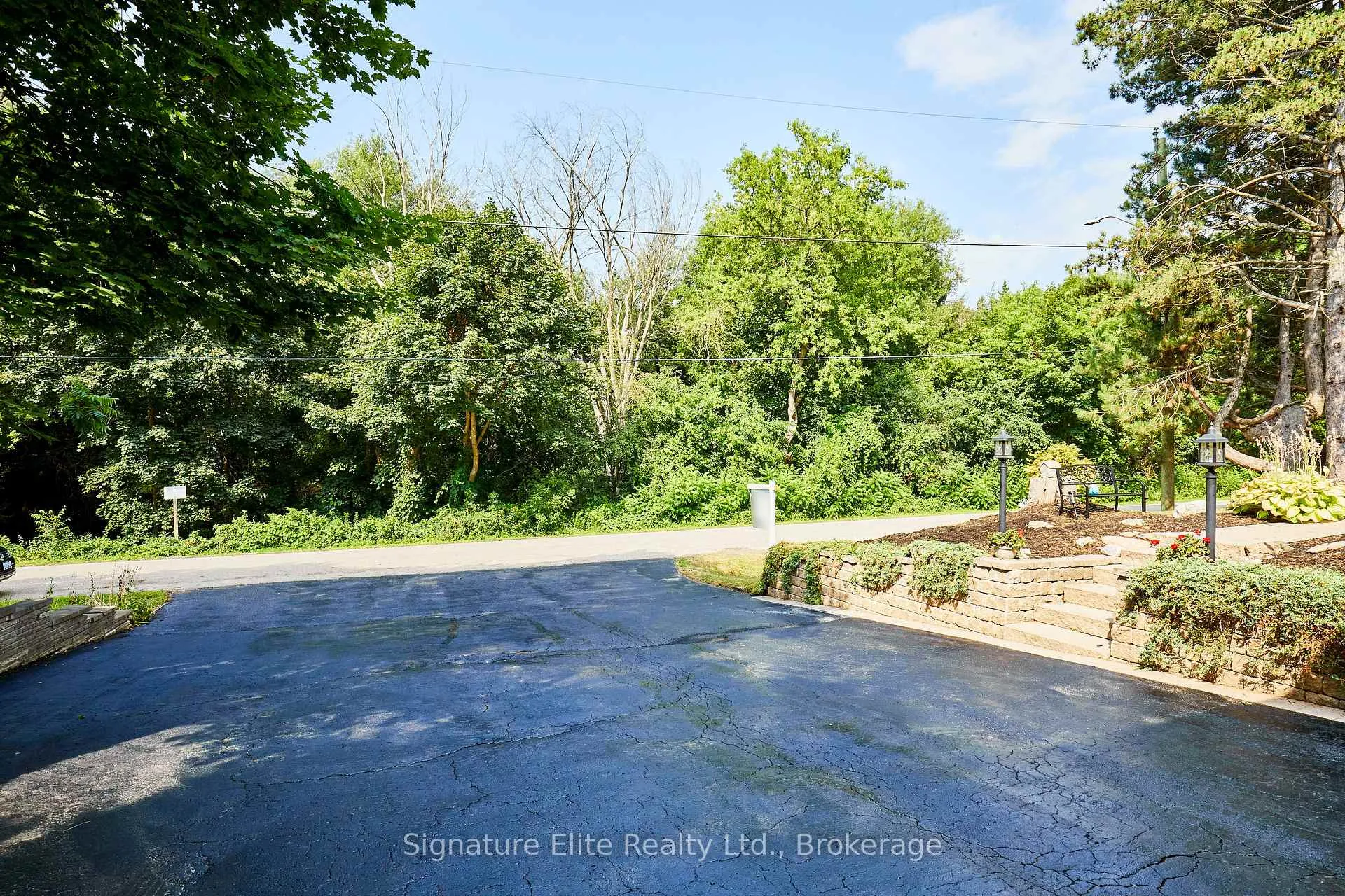 Photo 39 of 121 Meadow Crescent, Whitby, Blue Grass Meadows — HOMEH