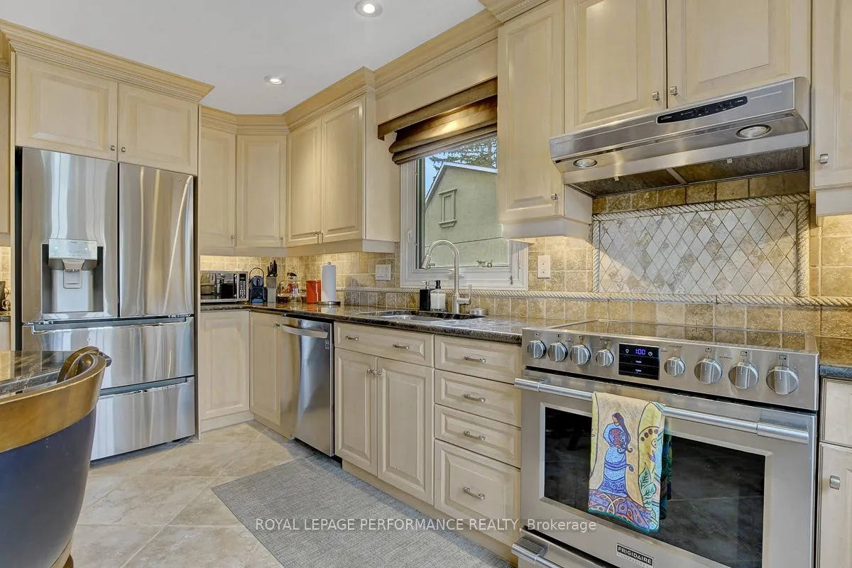 Photo 11 of 6255 Fortune Drive, Ottawa, Convent Glen North — HOMEH