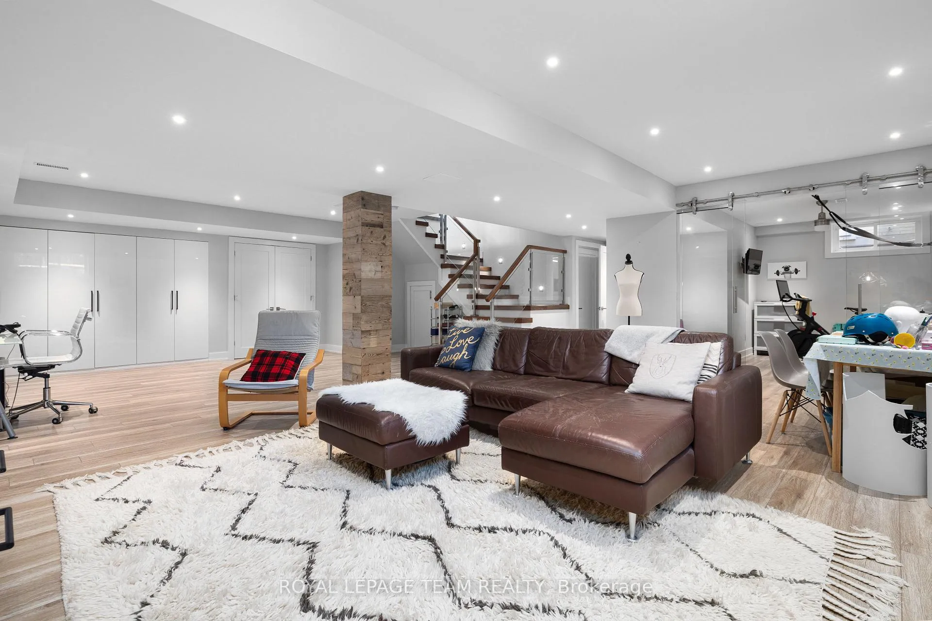 Photo 19 of 879 Winnington Avenue, Ottawa, Whitehaven — HOMEH