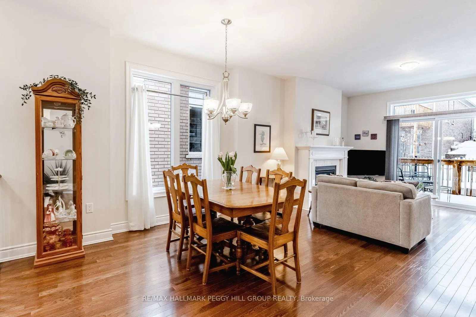 Photo 3 of 15 Assunta Garden, New Tecumseth, Rural New Tecumseth — HOMEH