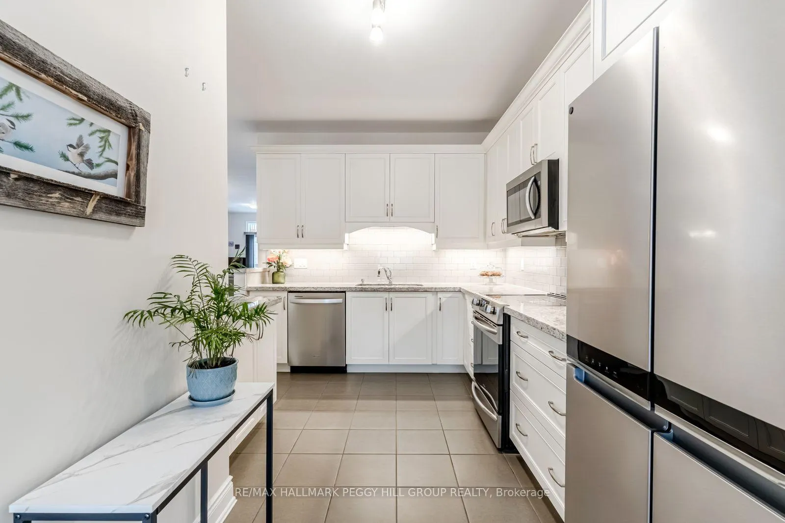 Photo 5 of 15 Assunta Garden, New Tecumseth, Rural New Tecumseth — HOMEH