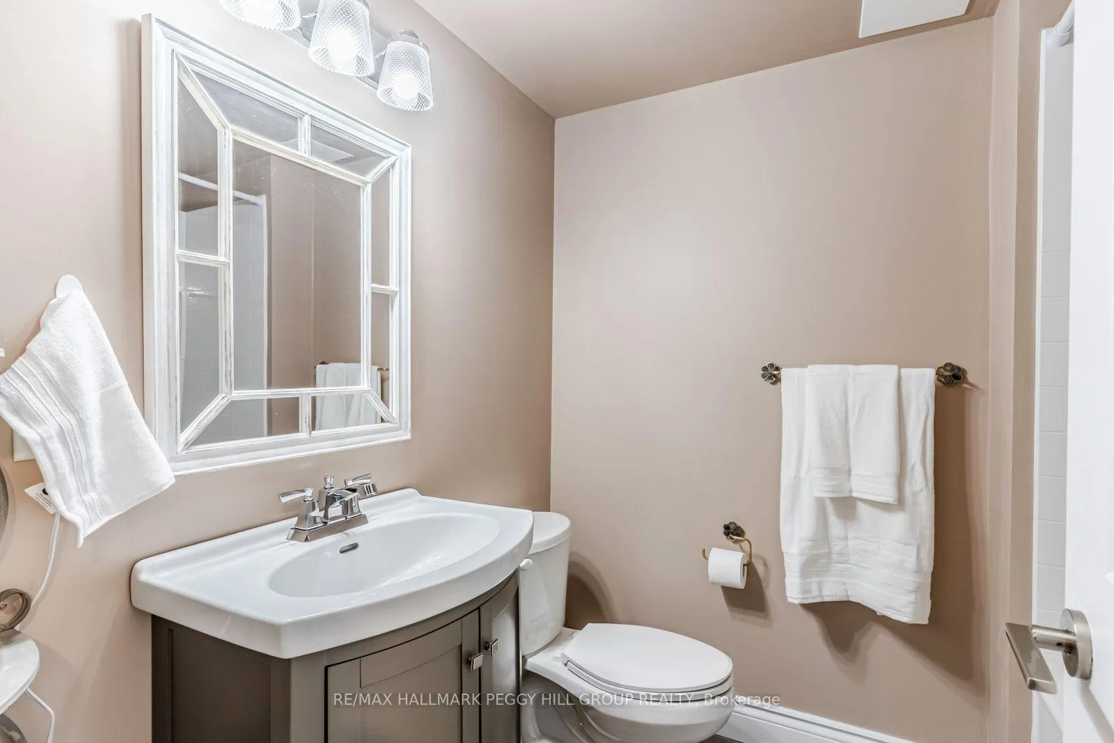 Photo 13 of 15 Assunta Garden, New Tecumseth, Rural New Tecumseth — HOMEH