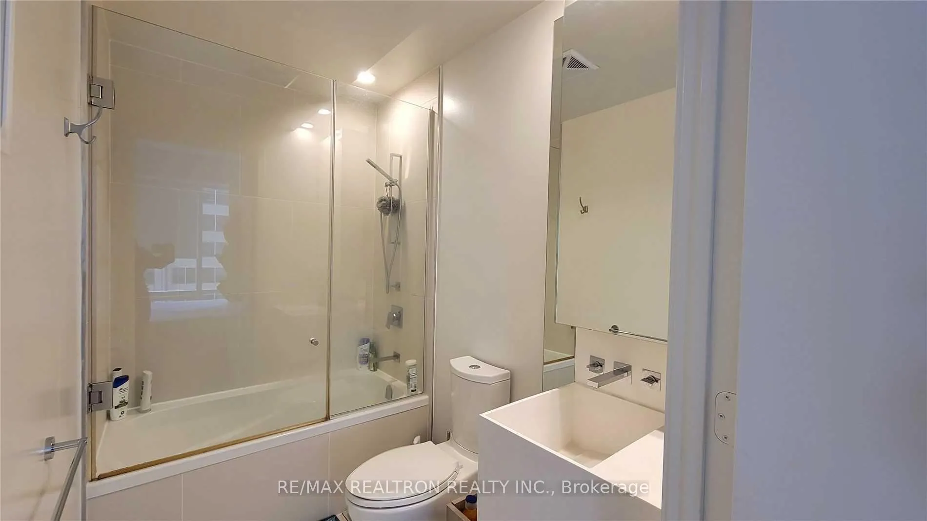 Photo 14 of Unit 1301, 1 Bloor Street E, Toronto, Church-Yonge Corridor — HOMEH