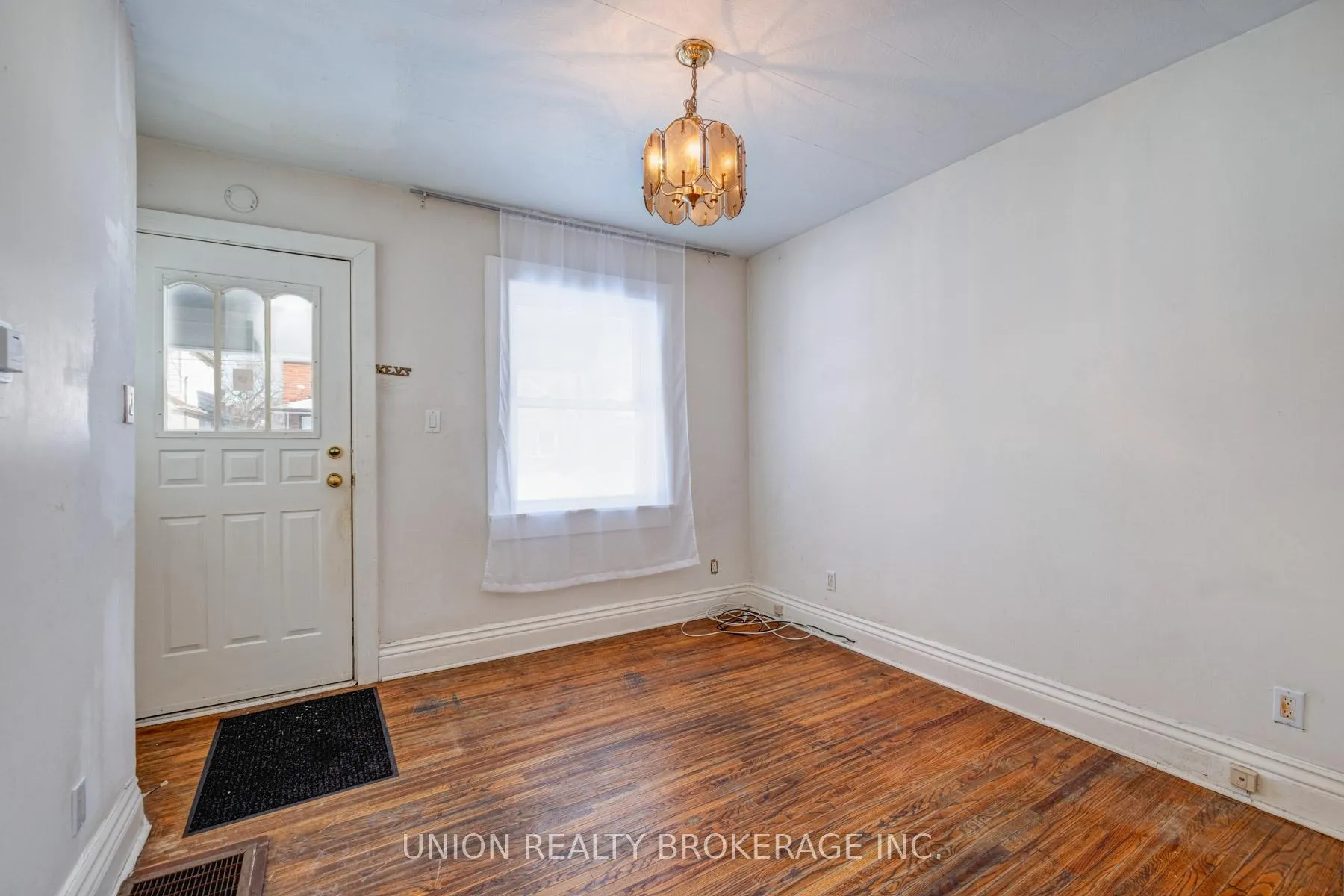 Photo 2 of 354 Cedarvale Avenue, Toronto, Woodbine-Lumsden — HOMEH