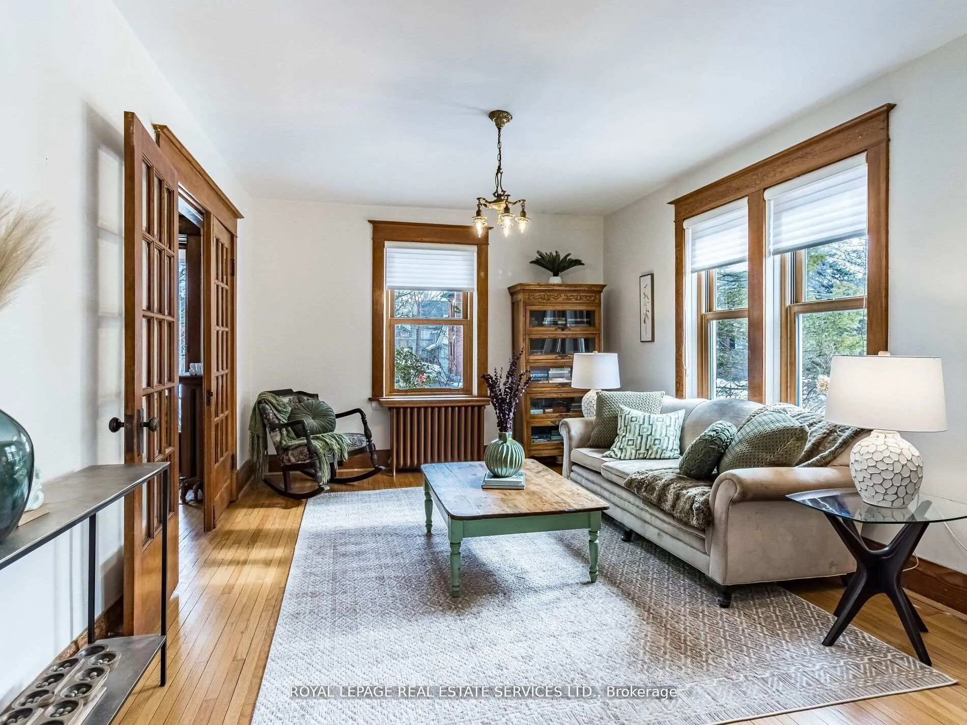 Photo 8 of 32 Wellington Street E, Brampton, Downtown Brampton — HOMEH