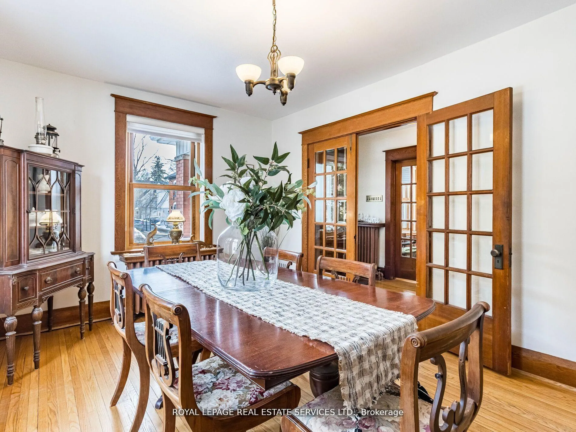 Photo 10 of 32 Wellington Street E, Brampton, Downtown Brampton — HOMEH