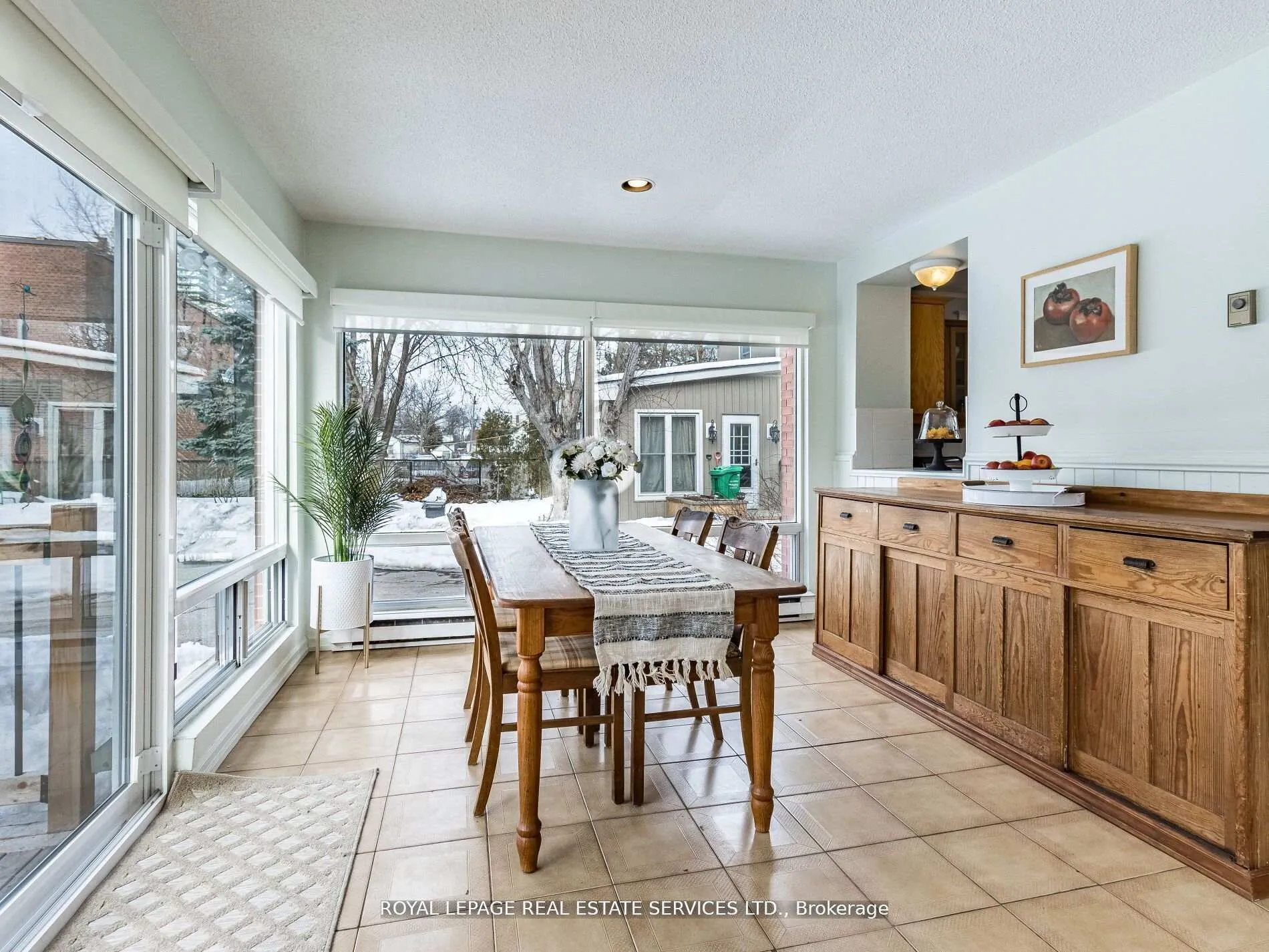 Photo 14 of 32 Wellington Street E, Brampton, Downtown Brampton — HOMEH