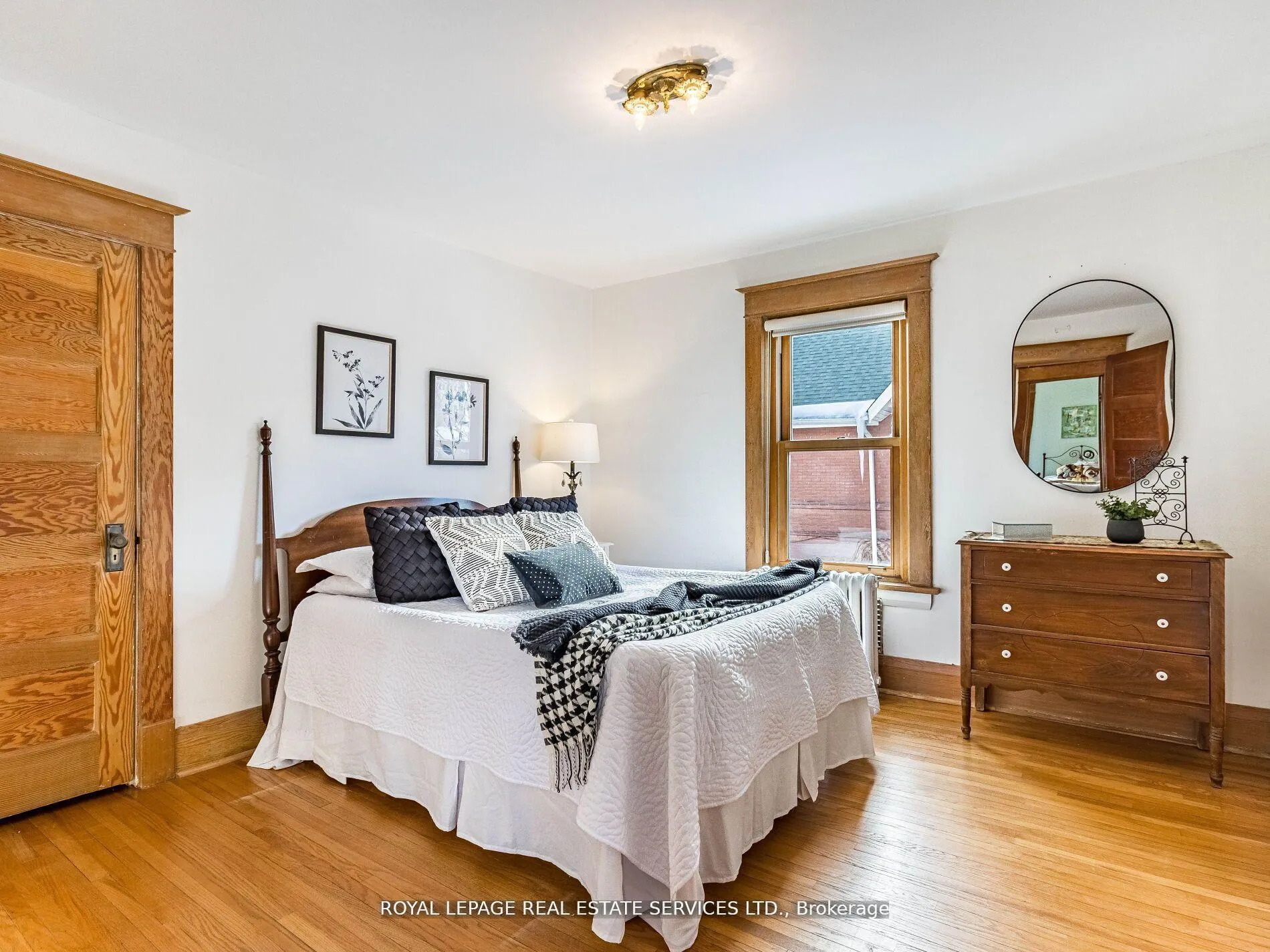 Photo 23 of 32 Wellington Street E, Brampton, Downtown Brampton — HOMEH