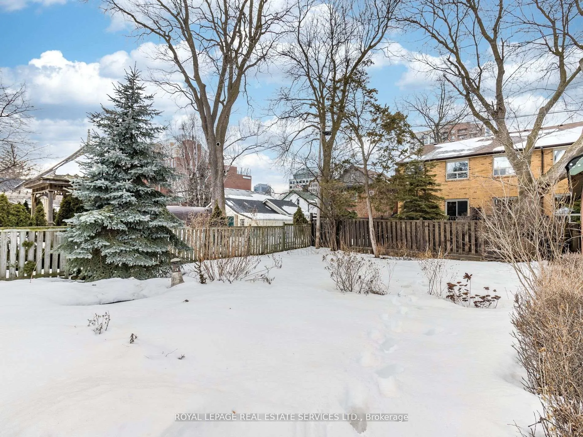 Photo 45 of 32 Wellington Street E, Brampton, Downtown Brampton — HOMEH
