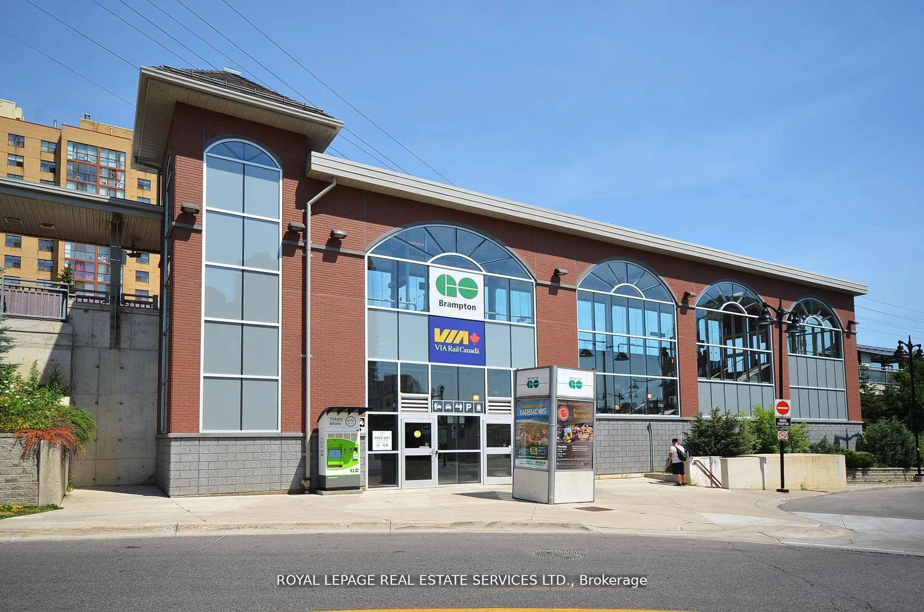 Photo 49 of 32 Wellington Street E, Brampton, Downtown Brampton — HOMEH
