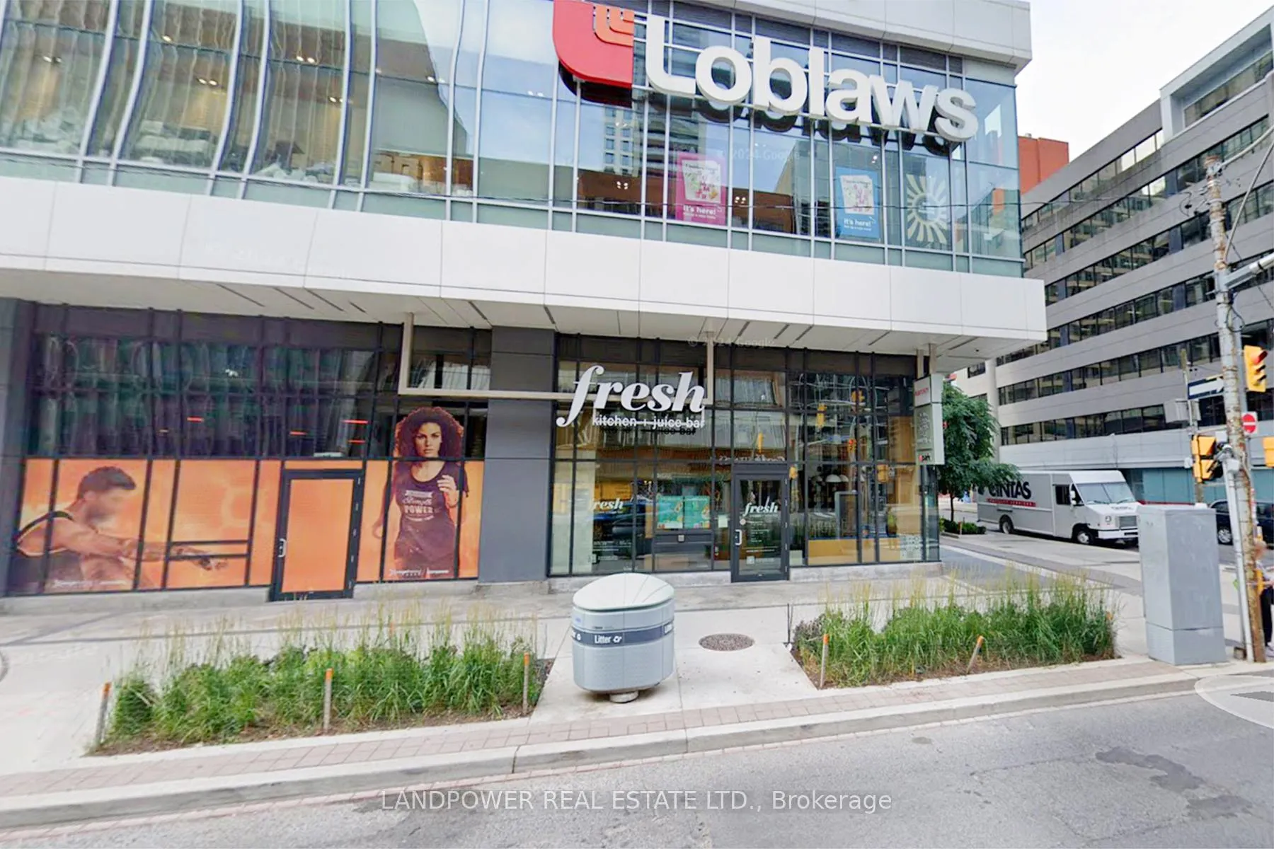 Photo 3 of Unit 2504, 89 Dunfield Avenue, Toronto, Mount Pleasant West — HOMEH