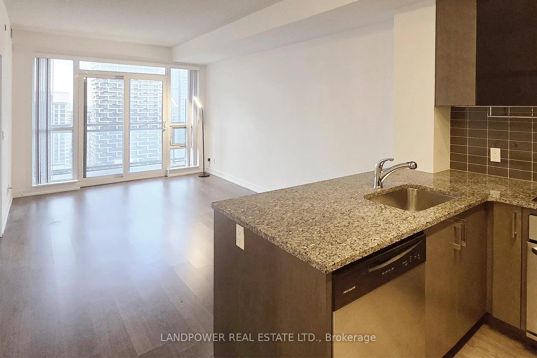 Photo 11 of Unit 2504, 89 Dunfield Avenue, Toronto, Mount Pleasant West — HOMEH
