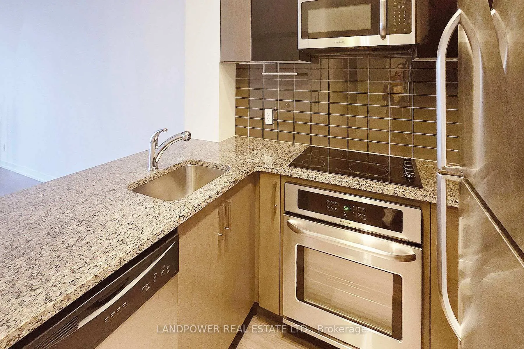 Photo 16 of Unit 2504, 89 Dunfield Avenue, Toronto, Mount Pleasant West — HOMEH
