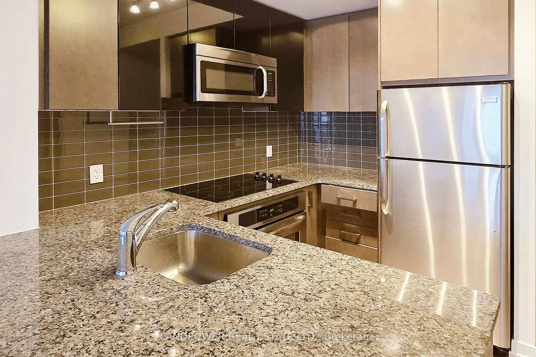 Photo 18 of Unit 2504, 89 Dunfield Avenue, Toronto, Mount Pleasant West — HOMEH