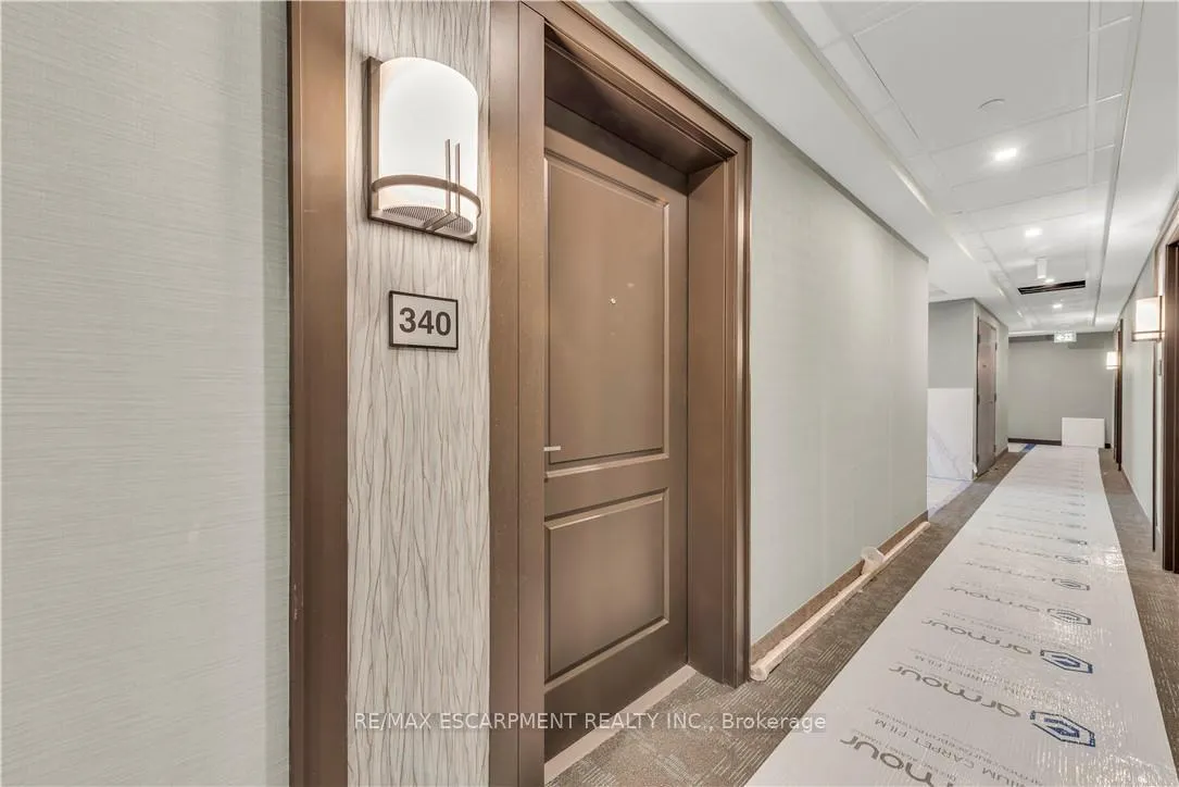 Photo 4 of Unit 340, 10 Mallard Trail, Hamilton, Waterdown — HOMEH