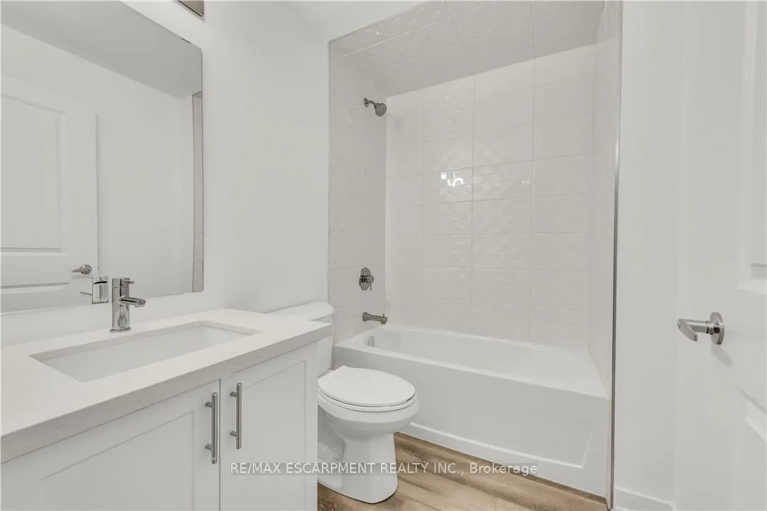Photo 15 of Unit 340, 10 Mallard Trail, Hamilton, Waterdown — HOMEH