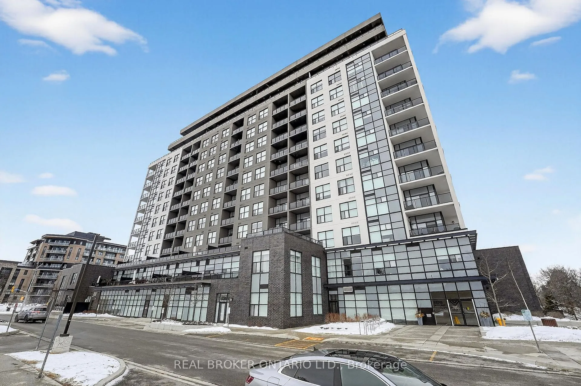Front of Unit 609, 1878 Gordon Street