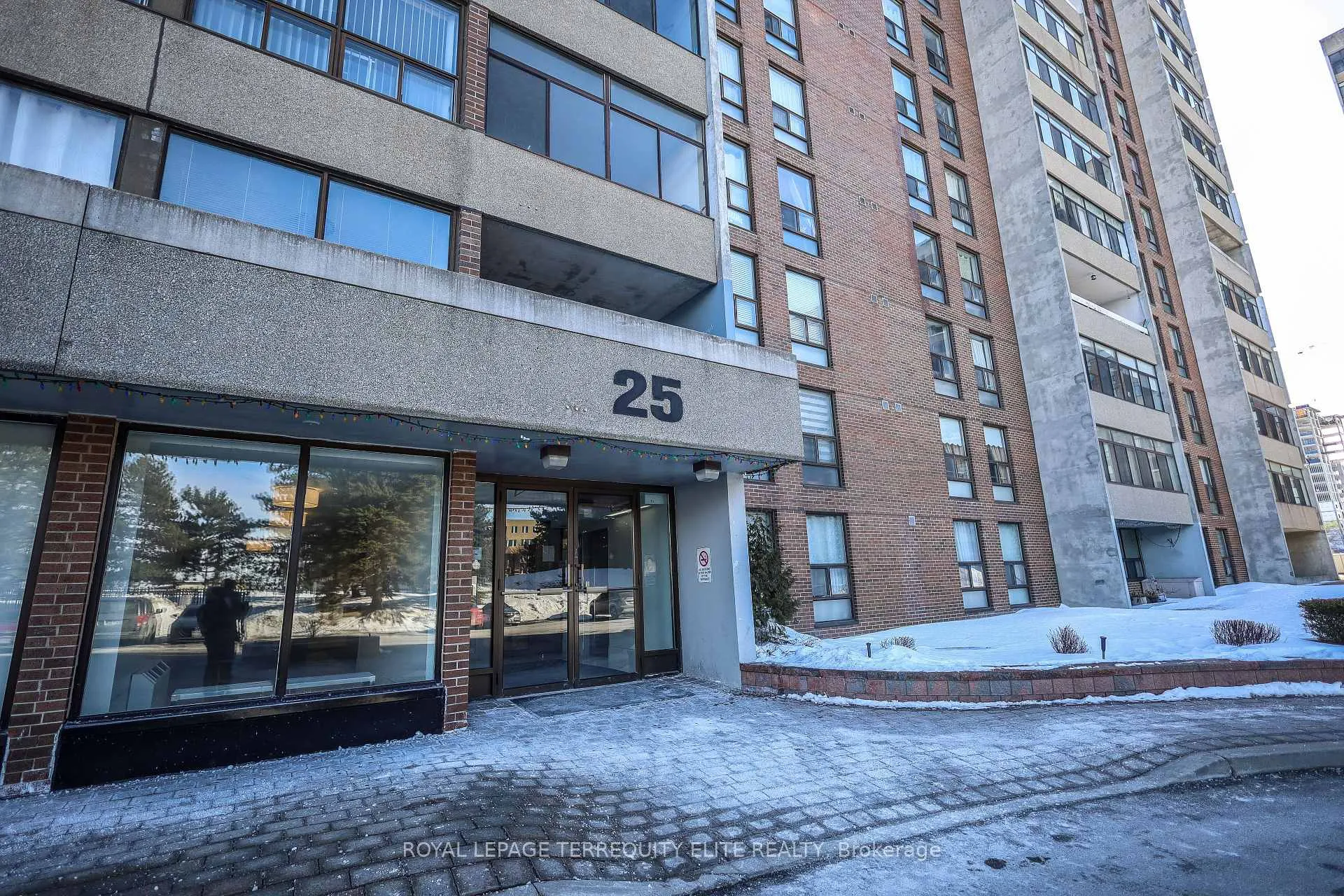 Photo 2 of Unit 1709, 25 Kensington Road, Brampton, Queen Street Corridor — HOMEH