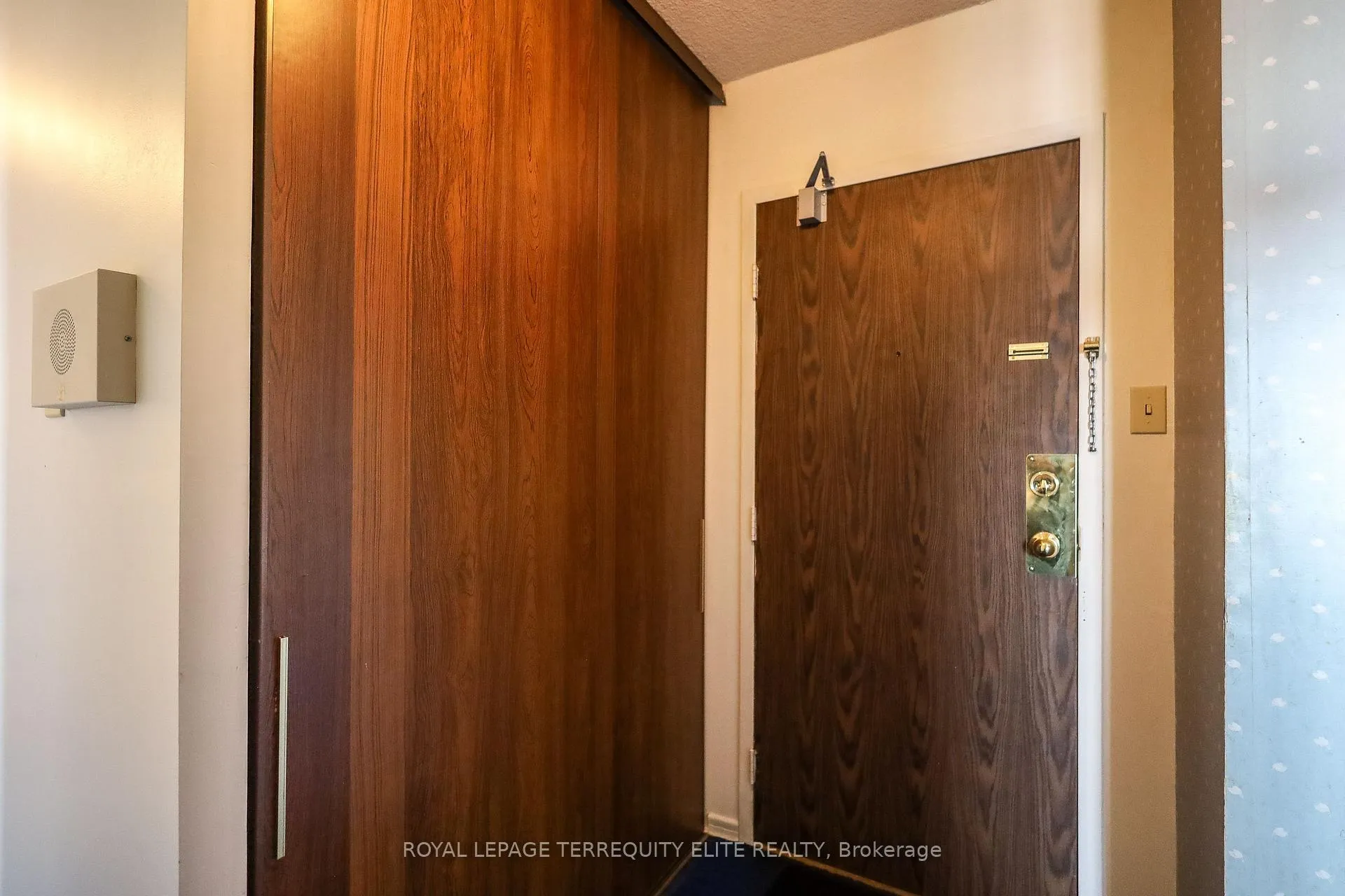 Photo 3 of Unit 1709, 25 Kensington Road, Brampton, Queen Street Corridor — HOMEH