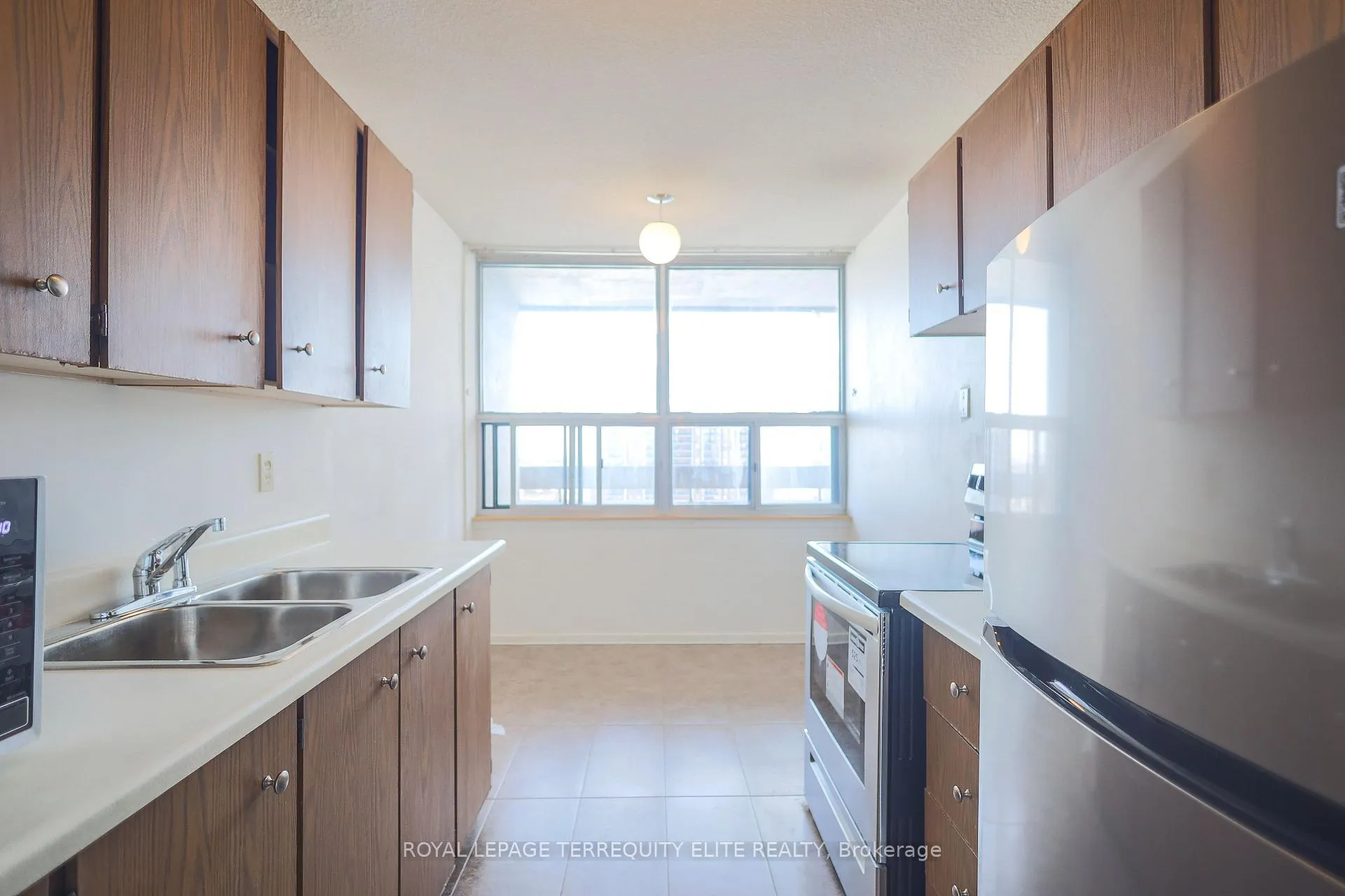 Photo 12 of Unit 1709, 25 Kensington Road, Brampton, Queen Street Corridor — HOMEH