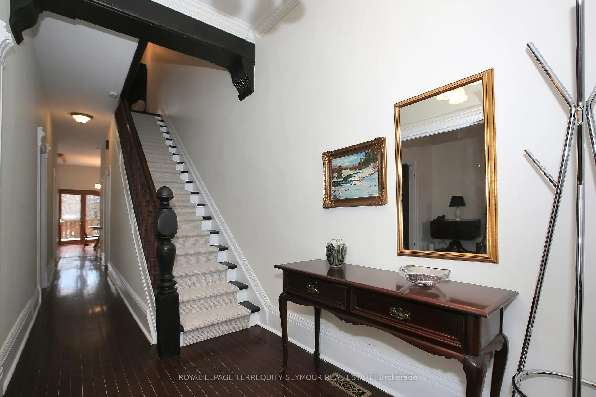 Photo 3 of 262 Concord Avenue, Toronto, Palmerston-Little Italy — HOMEH