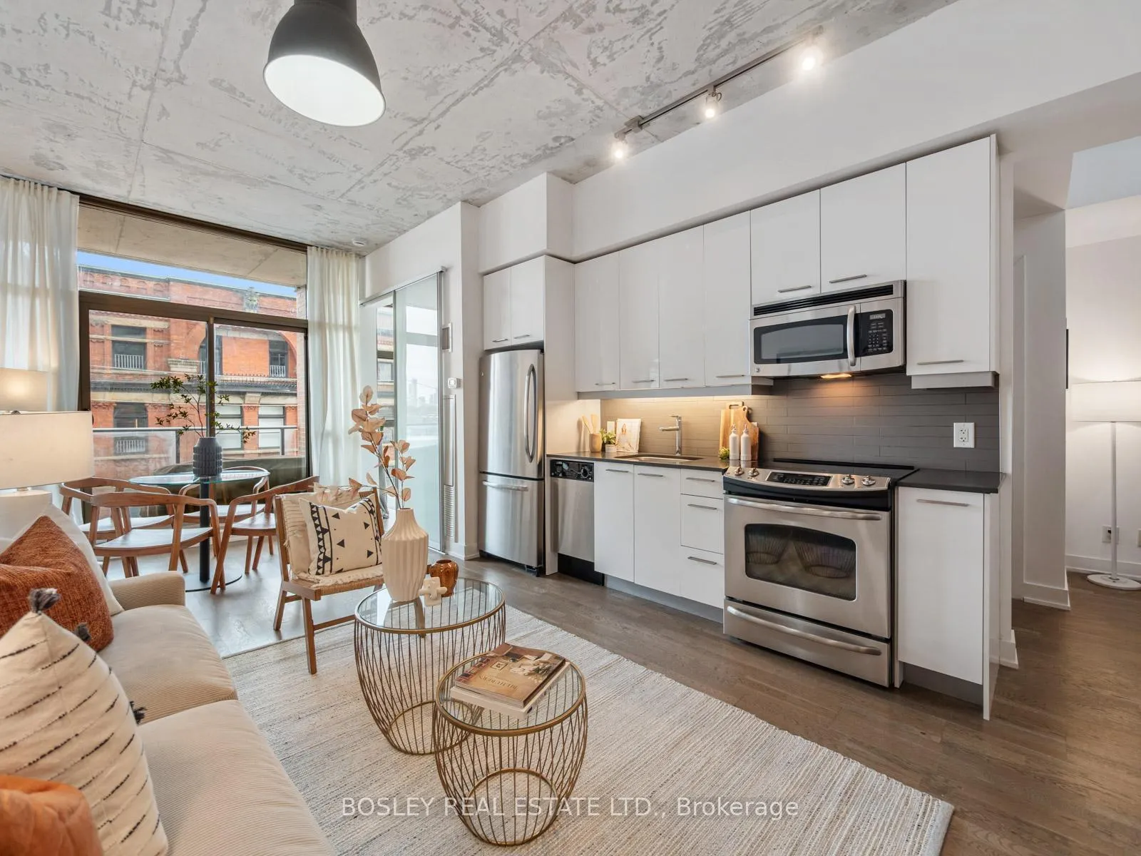 Photo 8 of Unit 404, 2 Gladstone Avenue, Toronto, Little Portugal — HOMEH