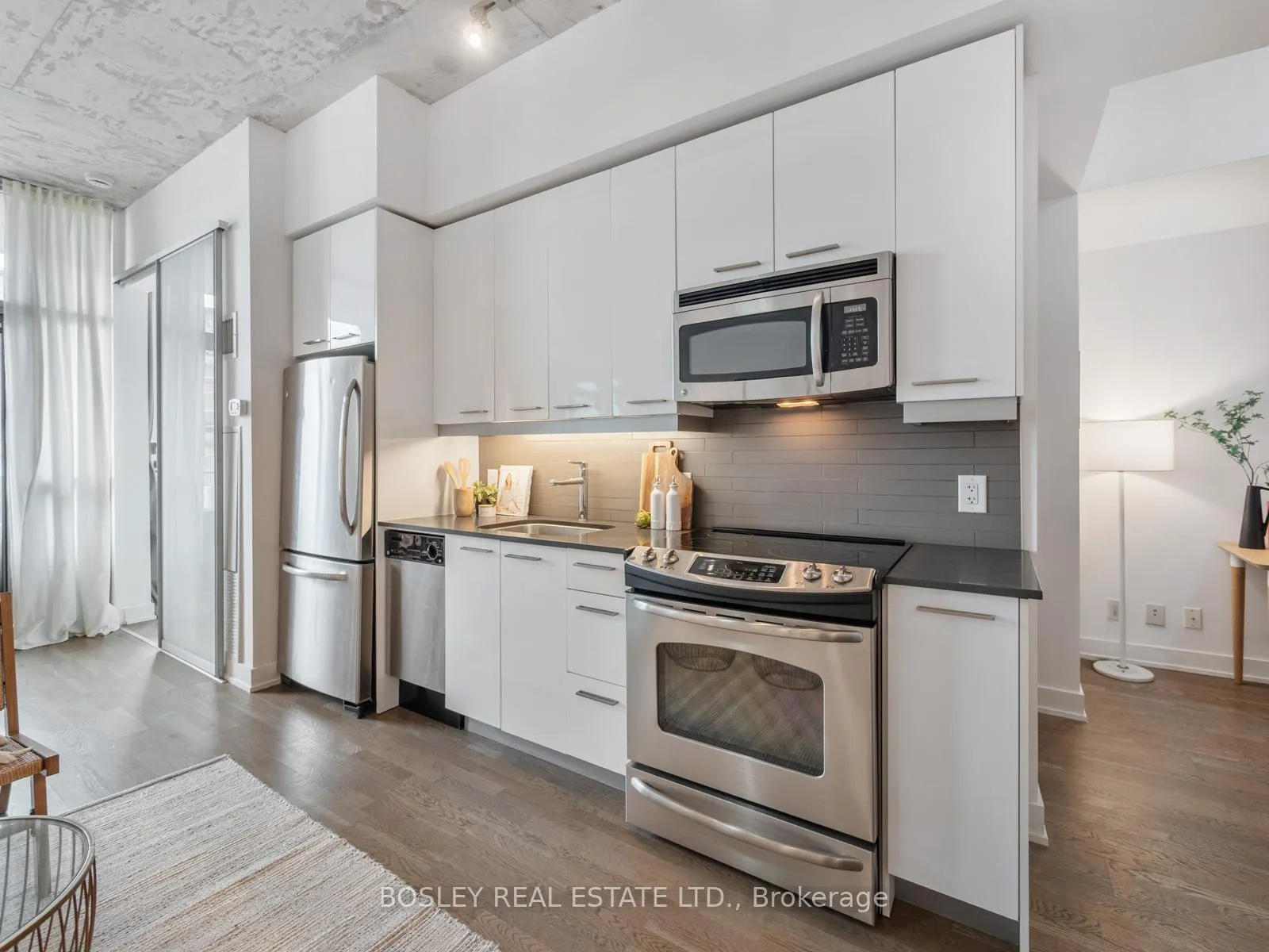 Photo 9 of Unit 404, 2 Gladstone Avenue, Toronto, Little Portugal — HOMEH