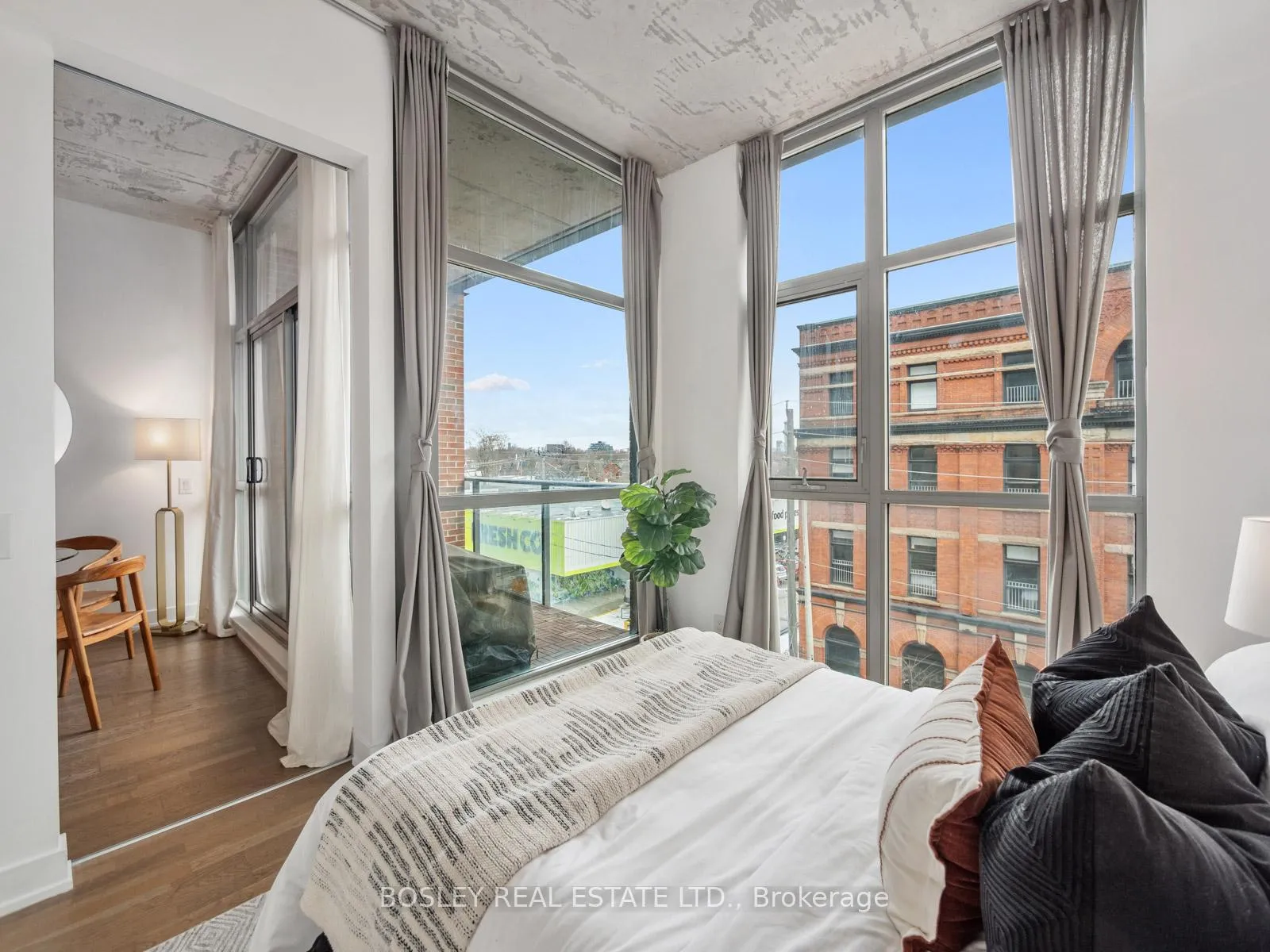 Photo 12 of Unit 404, 2 Gladstone Avenue, Toronto, Little Portugal — HOMEH