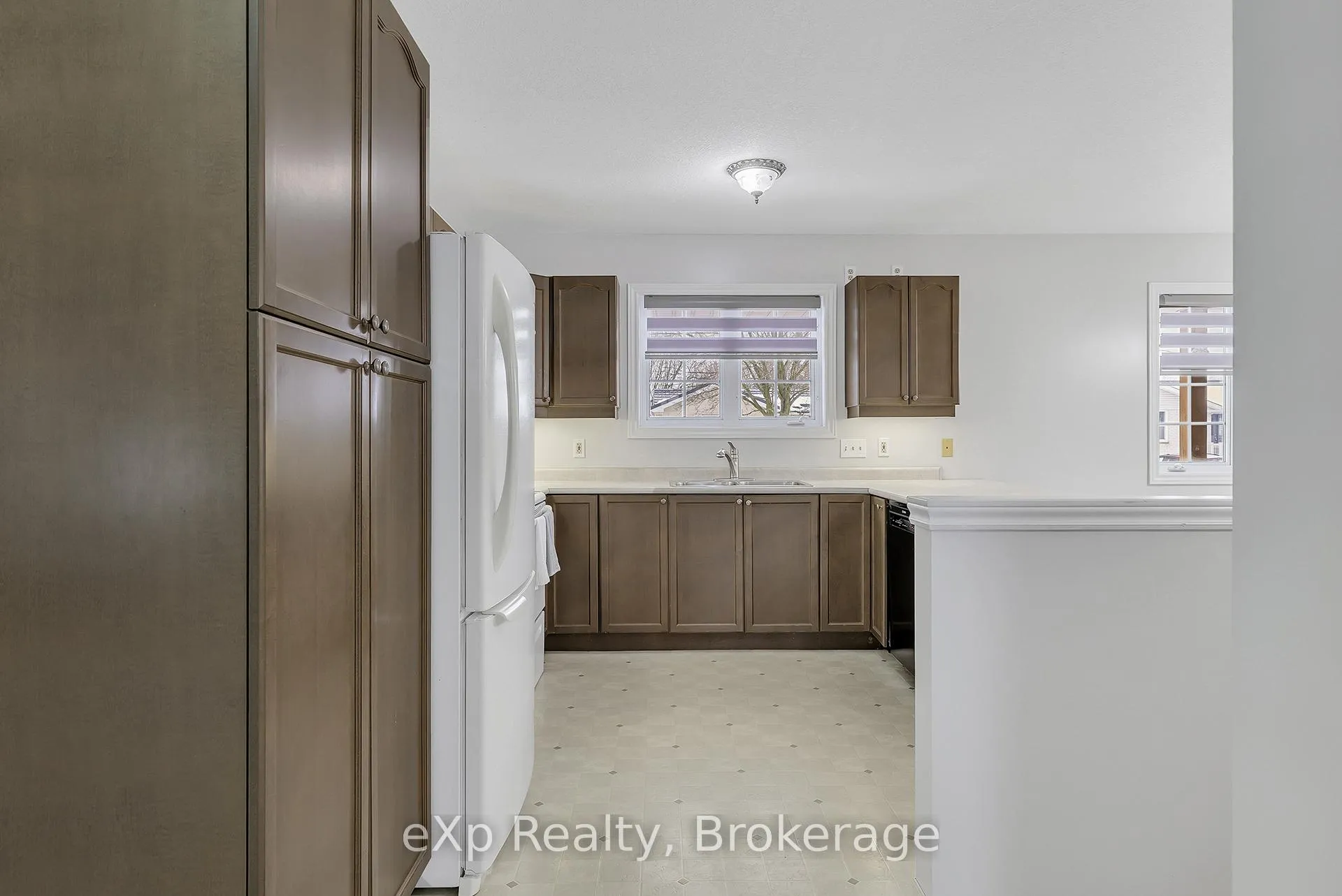 Photo 8 of 725 Binning Street W, North Perth, Listowel — HOMEH