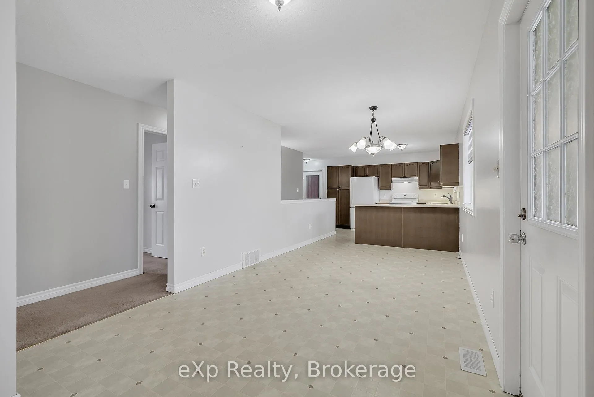 Photo 10 of 725 Binning Street W, North Perth, Listowel — HOMEH