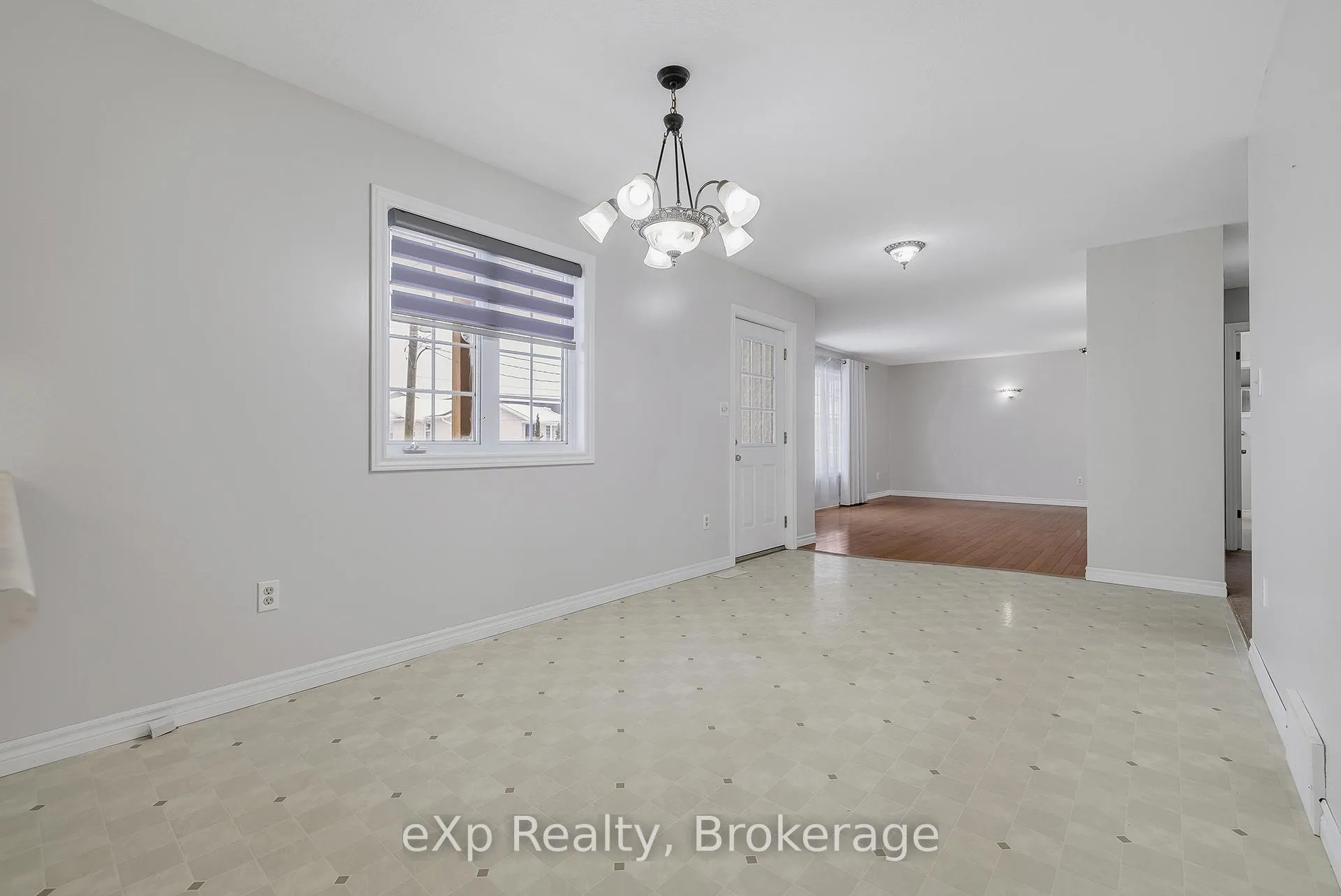 Photo 11 of 725 Binning Street W, North Perth, Listowel — HOMEH