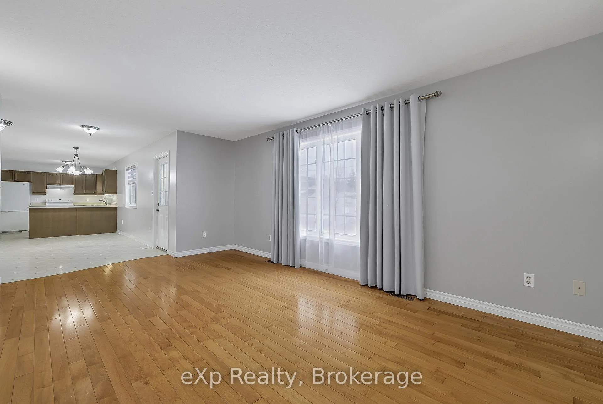 Photo 14 of 725 Binning Street W, North Perth, Listowel — HOMEH