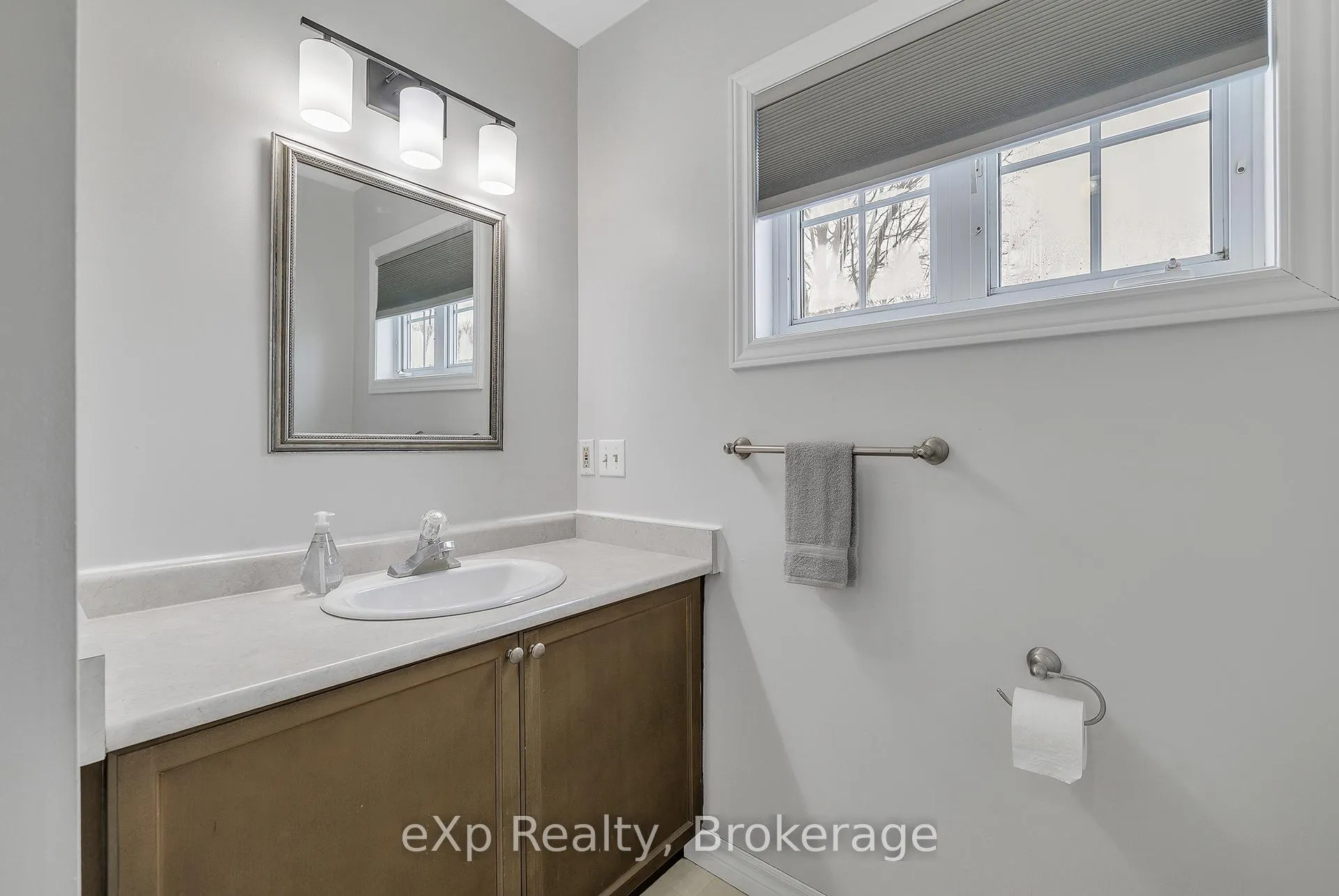 Photo 18 of 725 Binning Street W, North Perth, Listowel — HOMEH