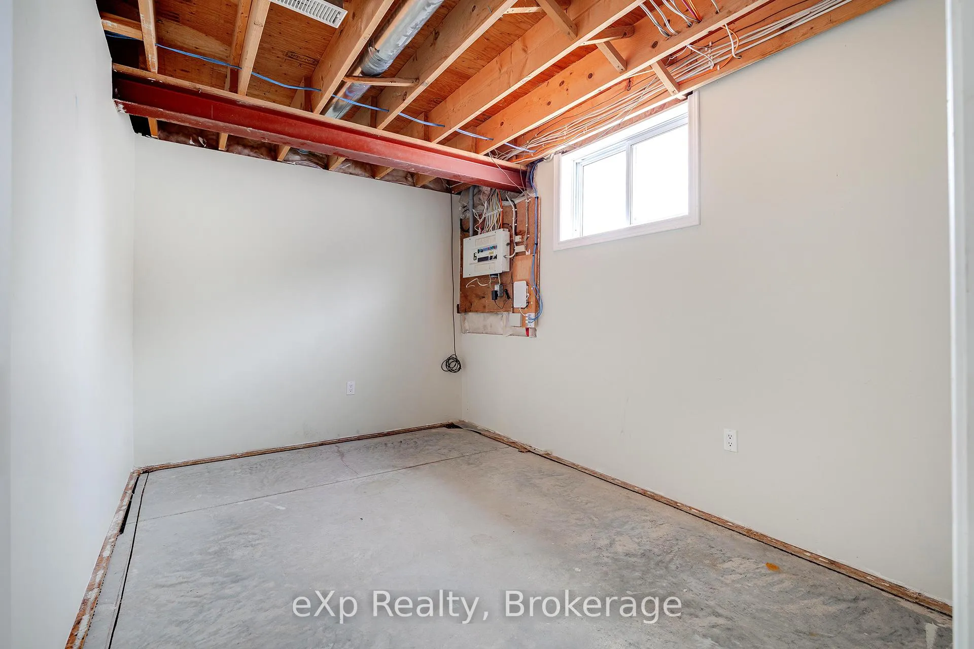 Photo 27 of 725 Binning Street W, North Perth, Listowel — HOMEH