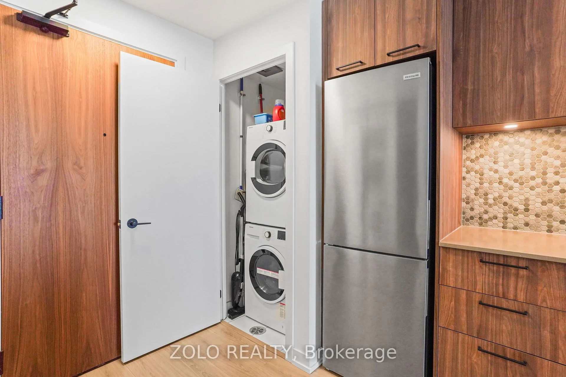 Photo 10 of Unit 512, 10 Lagerfeld Drive, Brampton, Northwest Brampton — HOMEH