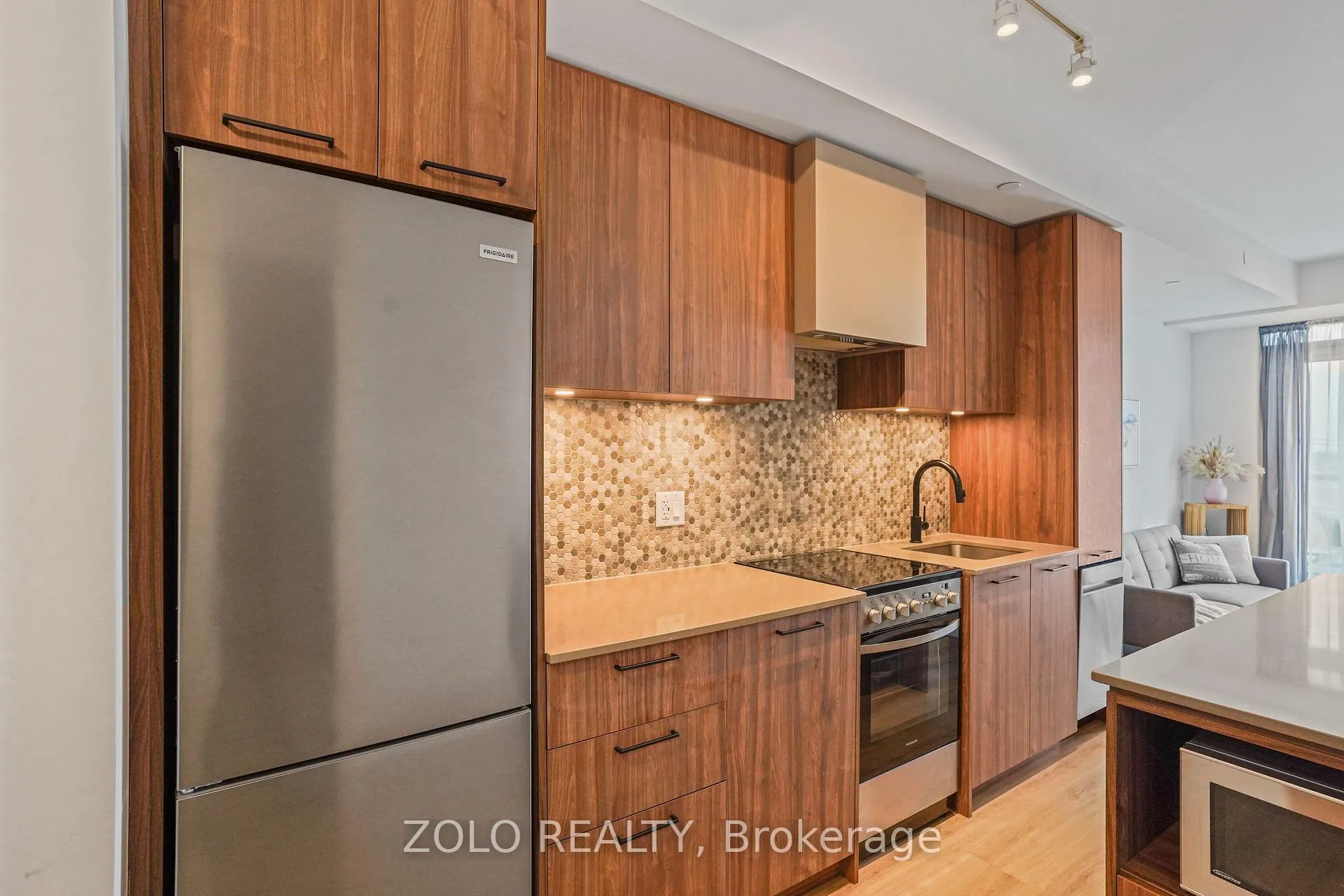 Photo 11 of Unit 512, 10 Lagerfeld Drive, Brampton, Northwest Brampton — HOMEH