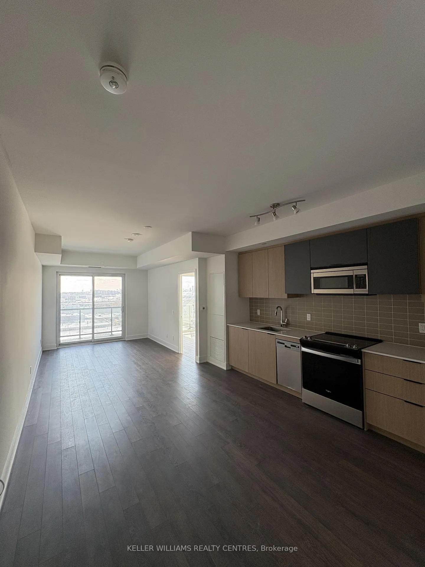 Photo of Unit 1001, 1350 Ellesmere Road
