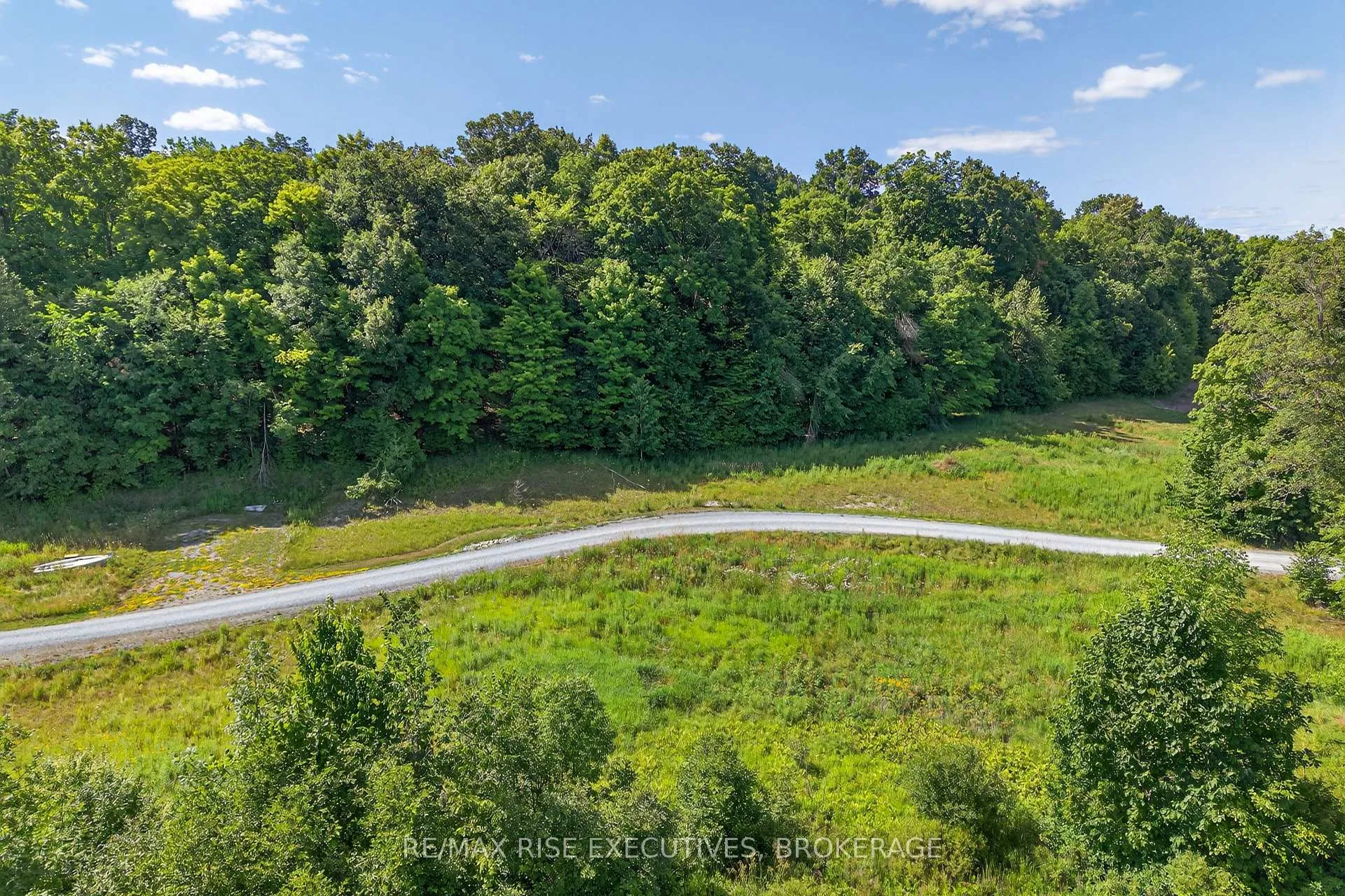 Photo 8 of 7 Cranberry Cove Lane, Frontenac, Frontenac South — HOMEH