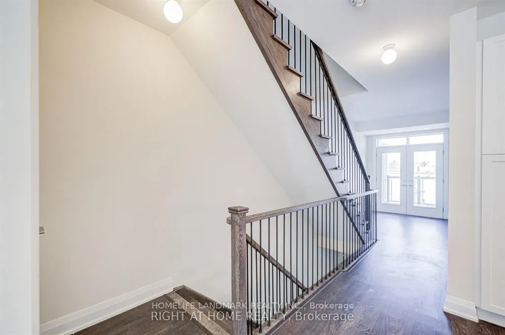 Photo 3 of Unit Unit 3C, 33 John Stocks Way, Markham, Thornhill — HOMEH
