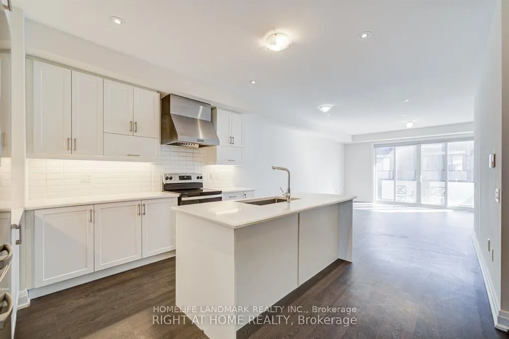 Photo 5 of Unit Unit 3C, 33 John Stocks Way, Markham, Thornhill — HOMEH