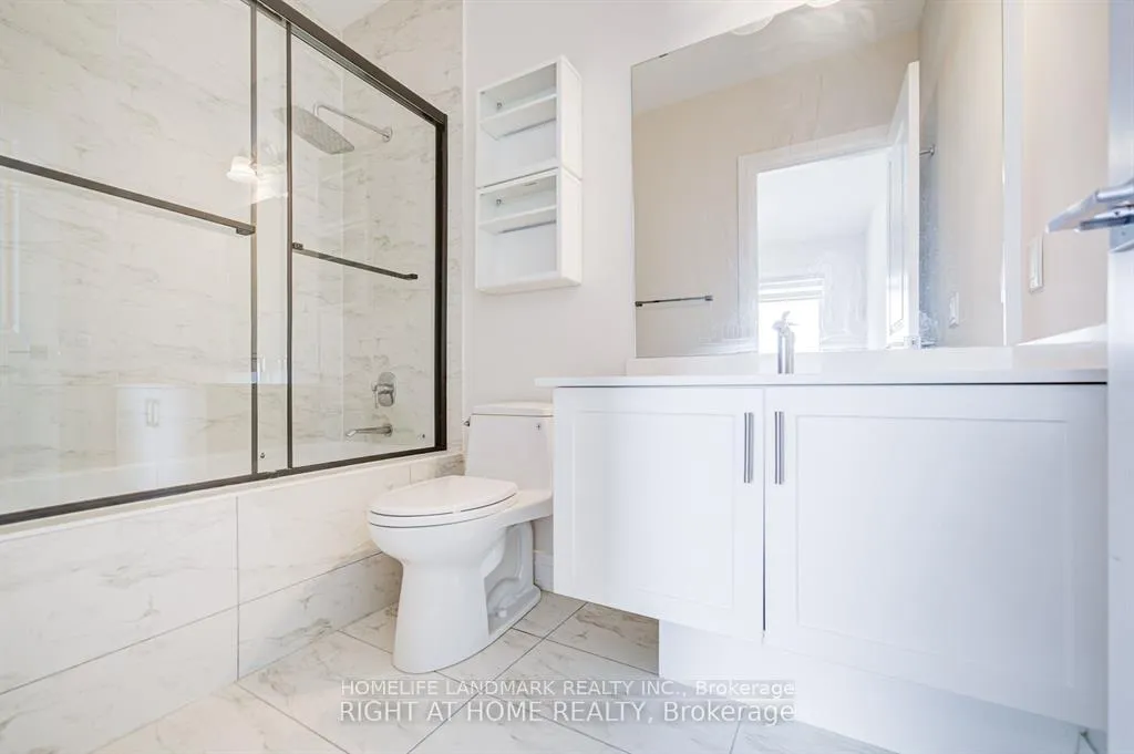 Photo 8 of Unit Unit 3C, 33 John Stocks Way, Markham, Thornhill — HOMEH