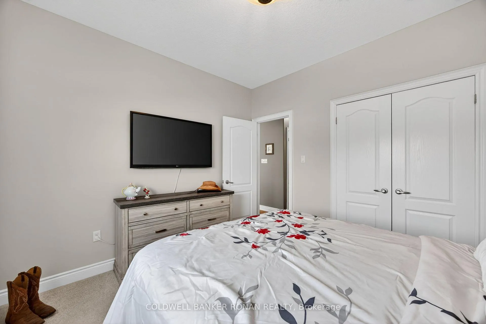 Photo 16 of 126 Gray Avenue, New Tecumseth, Alliston — HOMEH