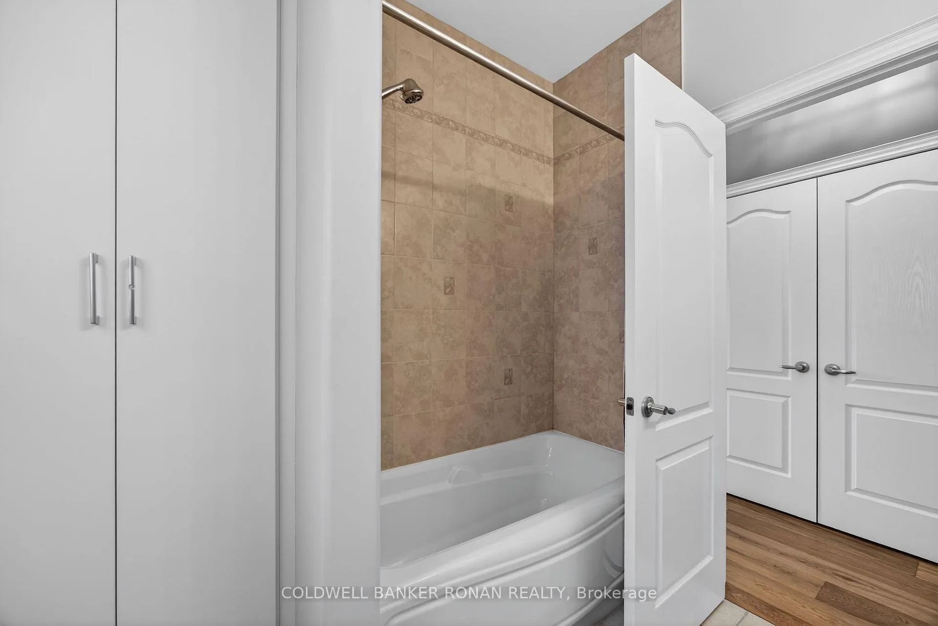 Photo 20 of 126 Gray Avenue, New Tecumseth, Alliston — HOMEH