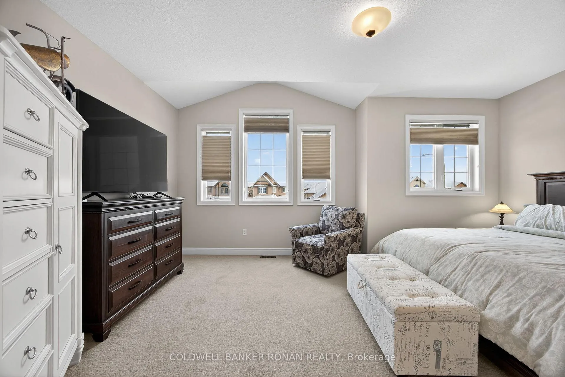 Photo 26 of 126 Gray Avenue, New Tecumseth, Alliston — HOMEH