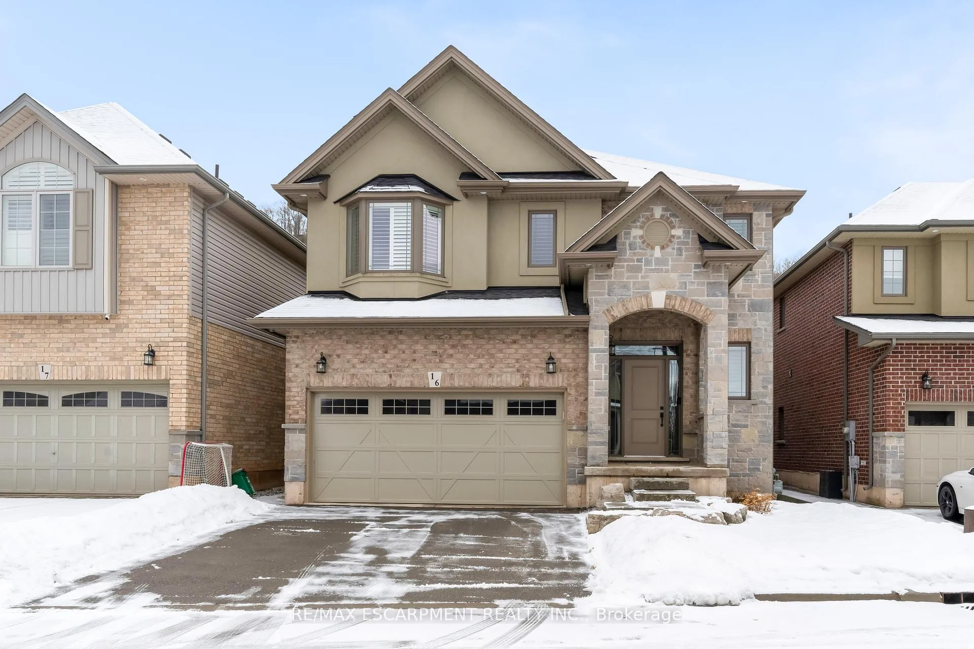 Photo 1 of Unit 16, 270 Main Street W, Grimsby, Grimsby West — HOMEH