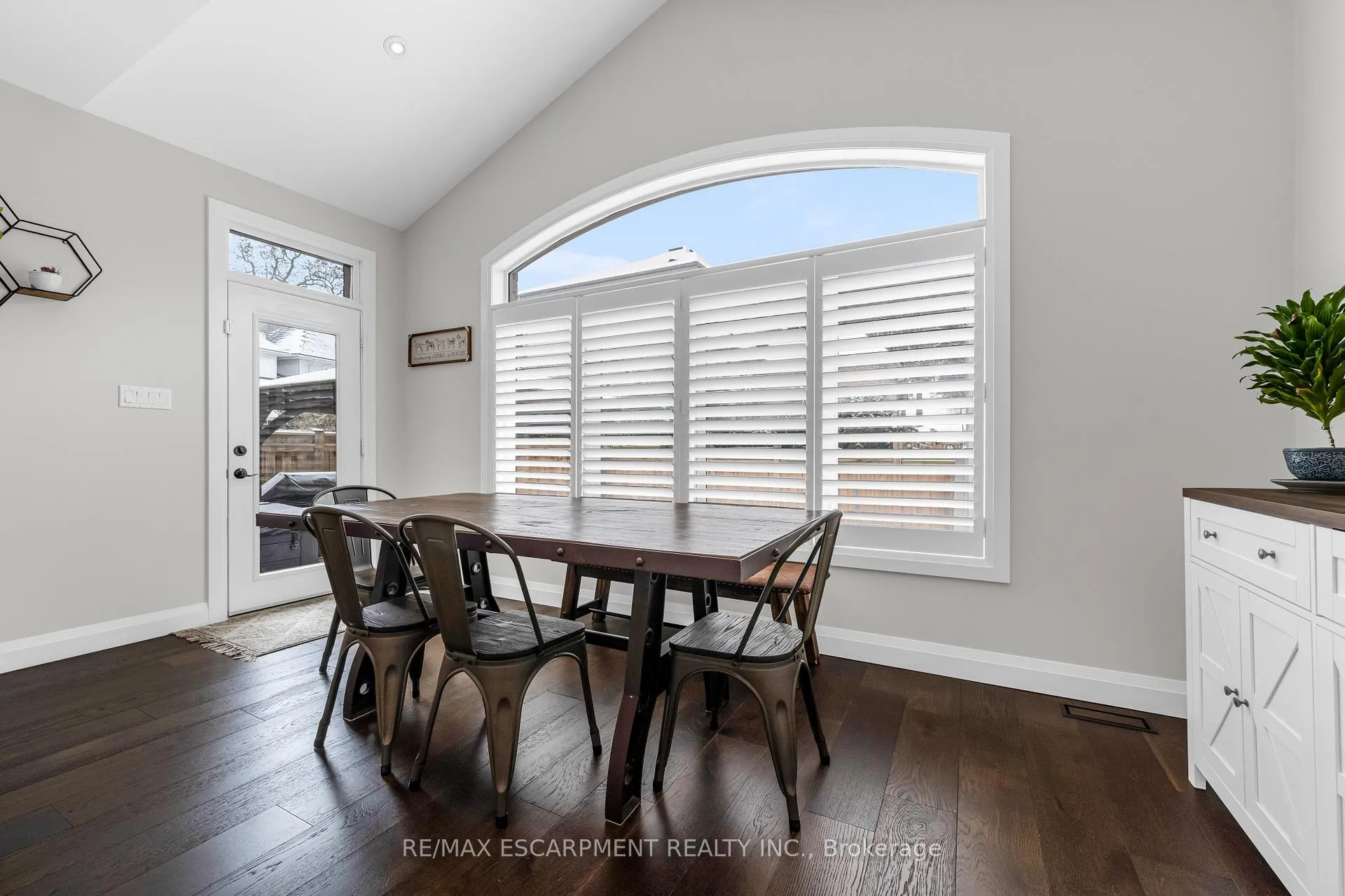 Photo 10 of Unit 16, 270 Main Street W, Grimsby, Grimsby West — HOMEH