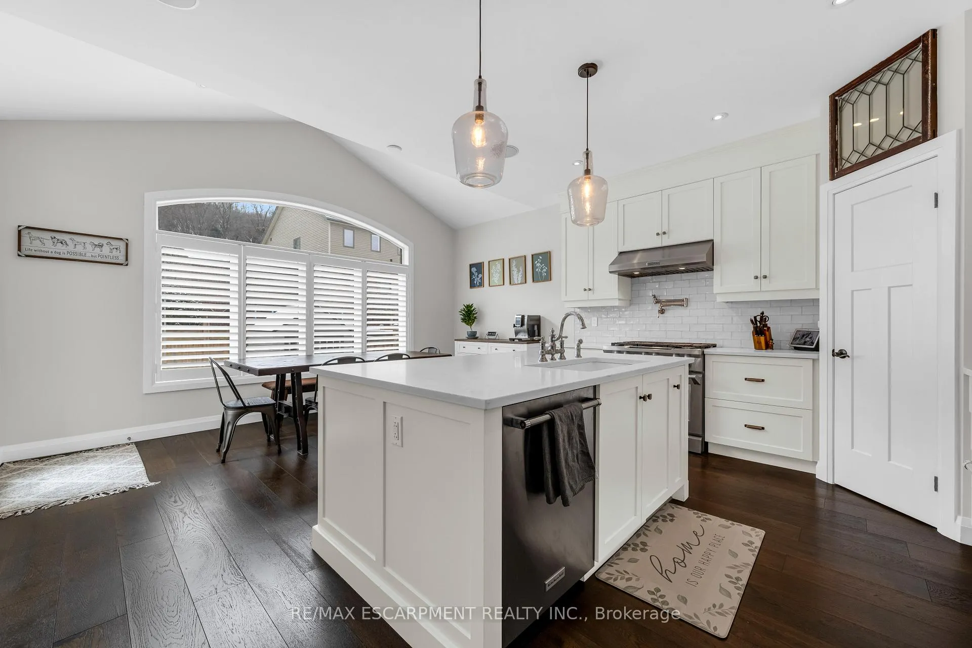 Photo 13 of Unit 16, 270 Main Street W, Grimsby, Grimsby West — HOMEH