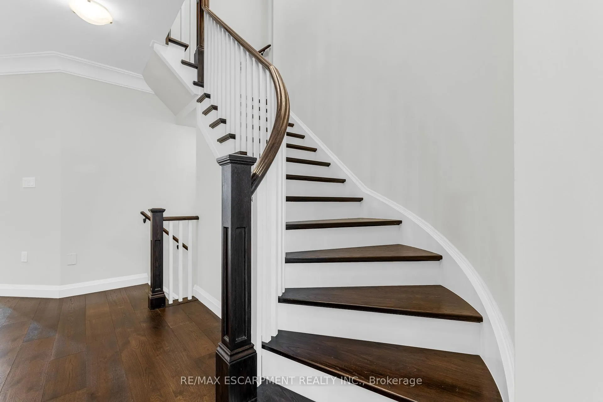 Photo 19 of Unit 16, 270 Main Street W, Grimsby, Grimsby West — HOMEH